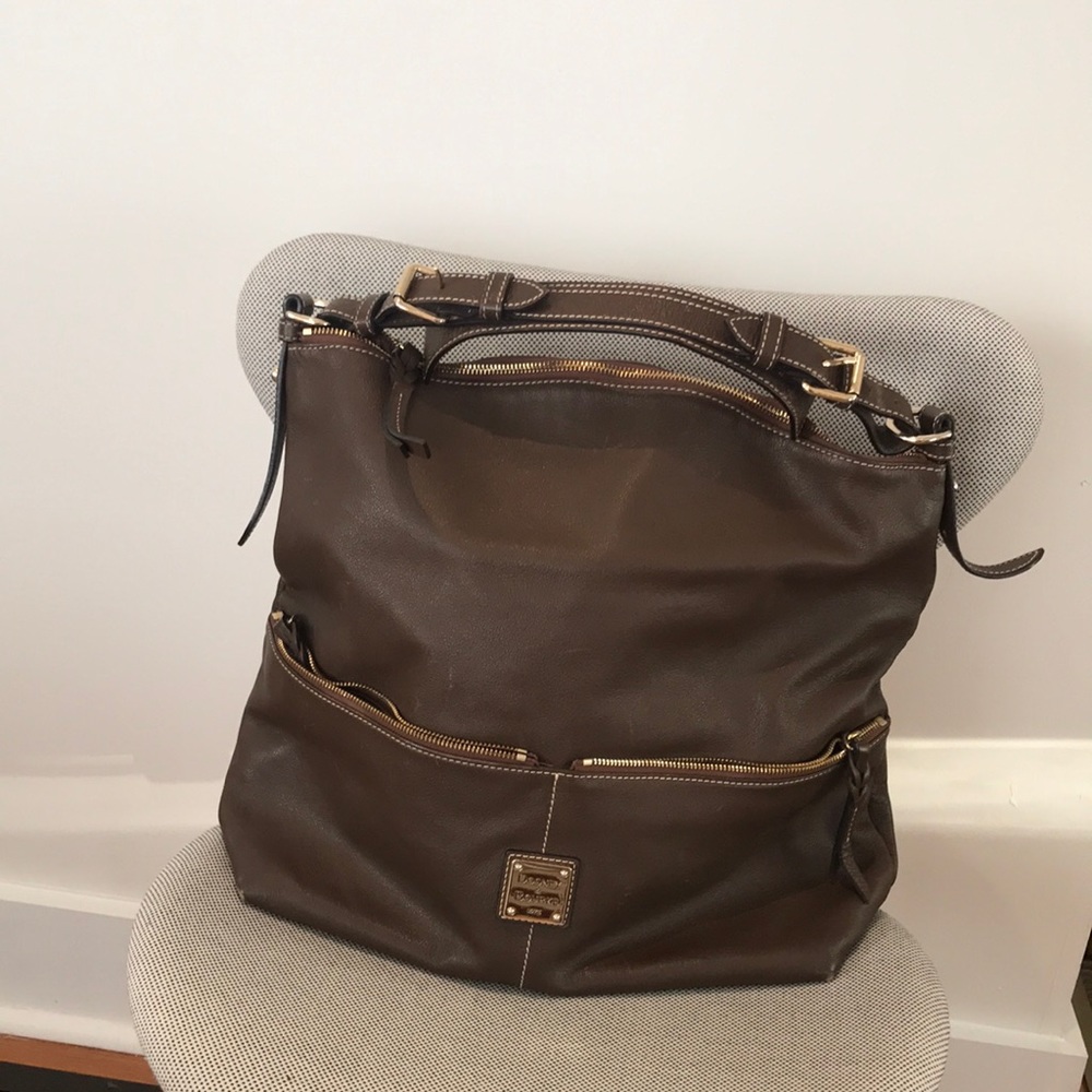 Dooney & Bourke Dillen large leather bucket purse/ bag